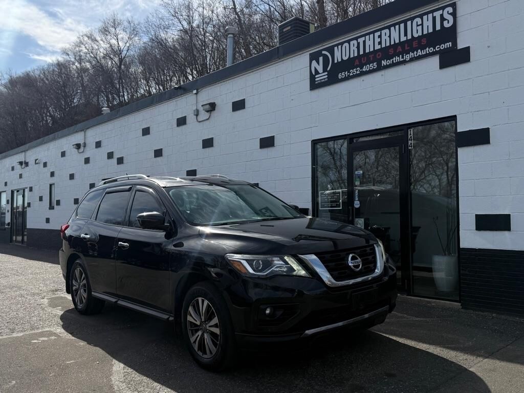 2017 NISSAN Pathfinder