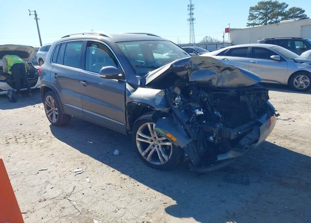 2012 VOLKSWAGEN Tiguan