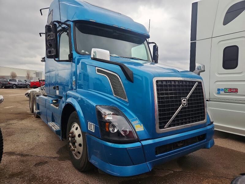 2015 VOLVO TRUCK VNL