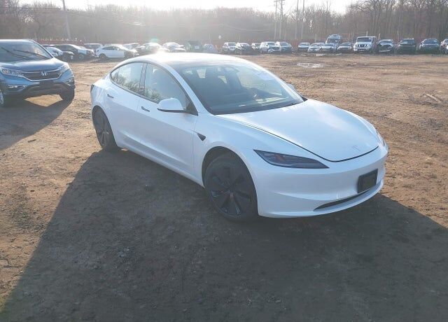 2025 TESLA Model 3