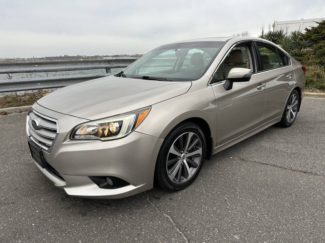 2017 SUBARU Legacy