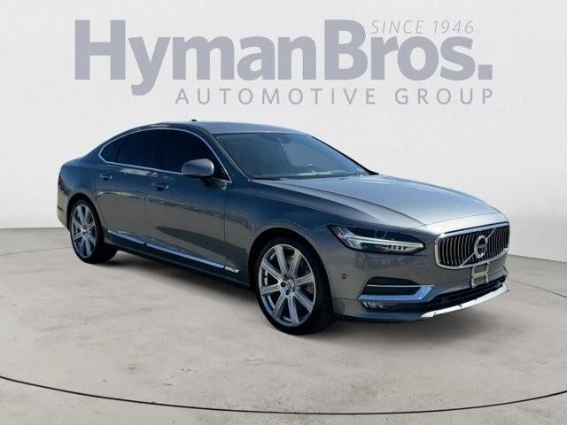 2017 VOLVO S90