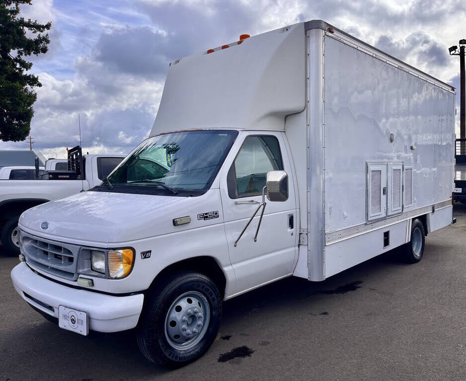 2002 FORD E-450