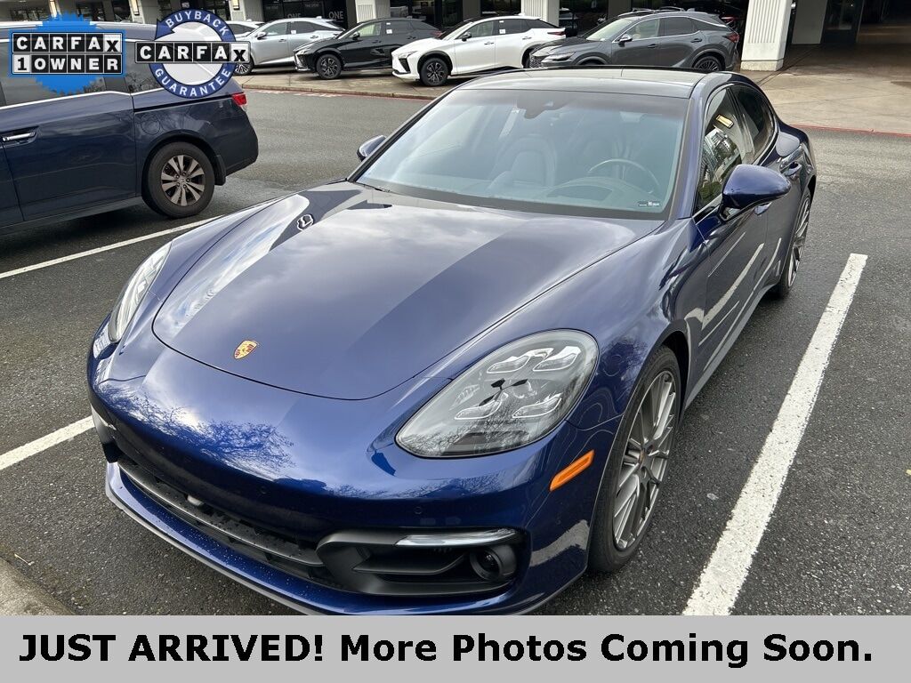 2022 PORSCHE Panamera