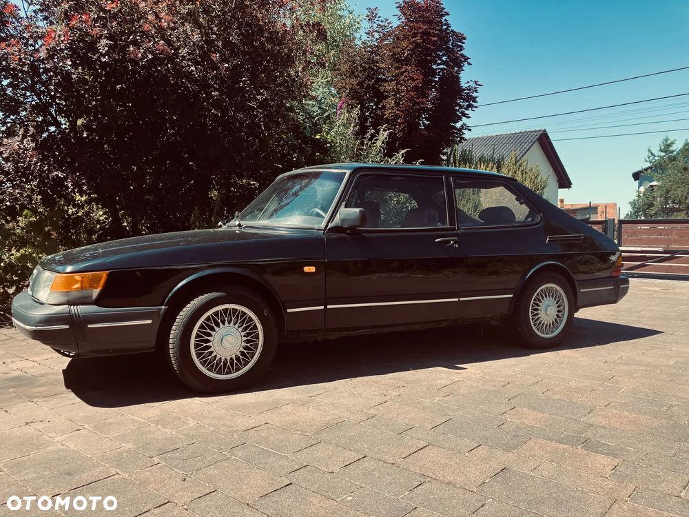 Saab 900