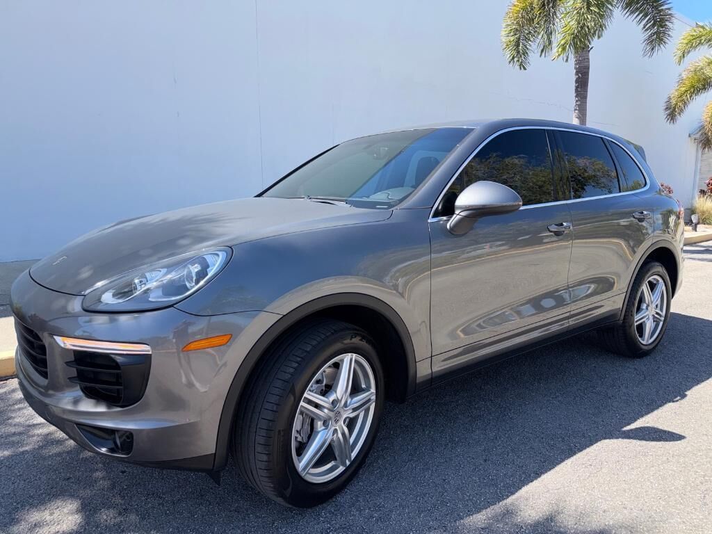 2017 PORSCHE Cayenne