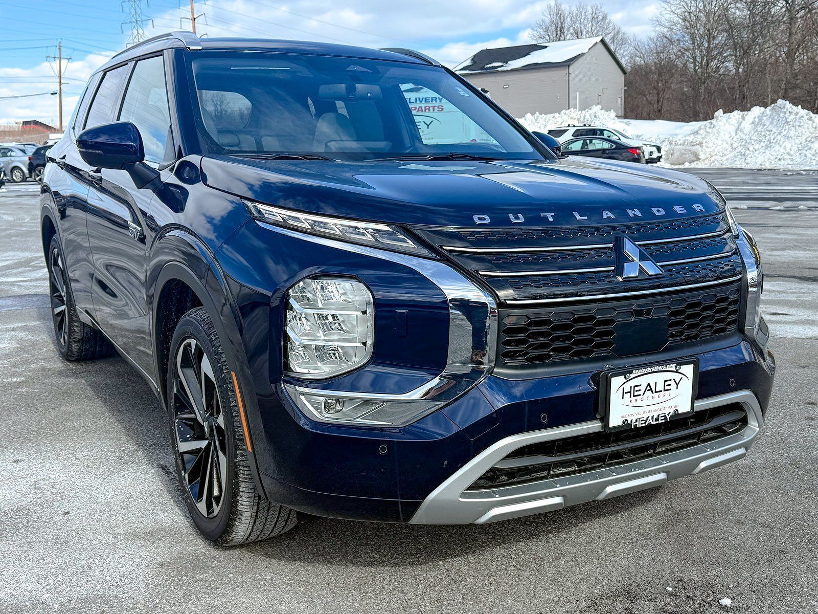 2025 MITSUBISHI Outlander