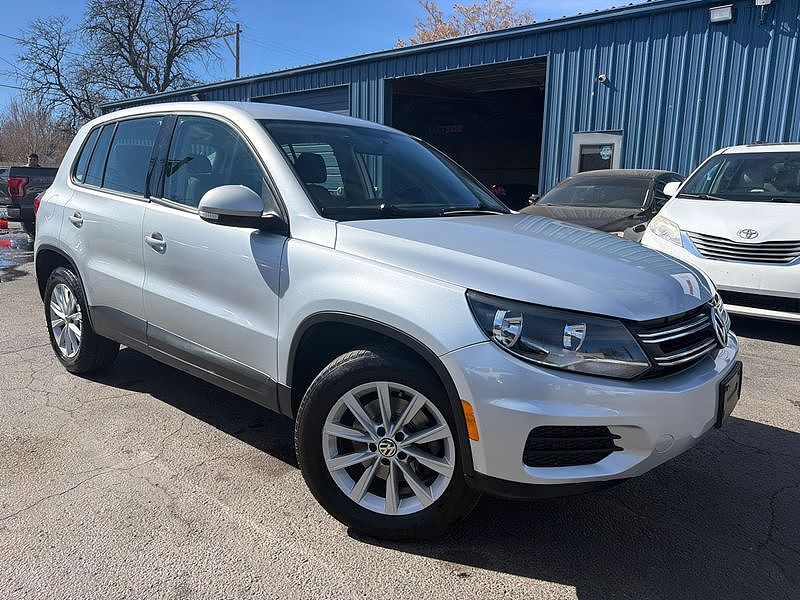 2017 VOLKSWAGEN Tiguan