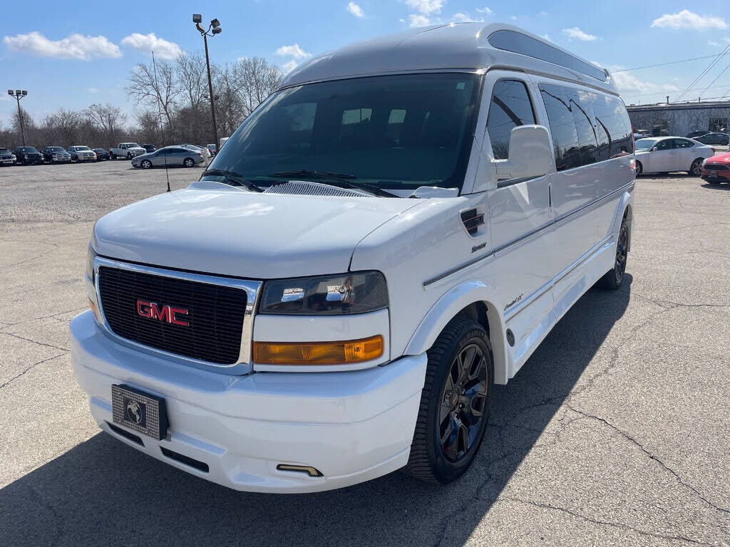 2023 GMC Savana
