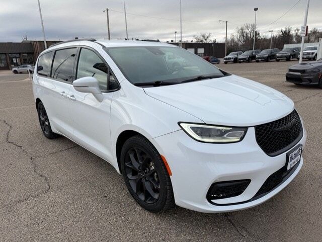 2021 CHRYSLER Pacifica