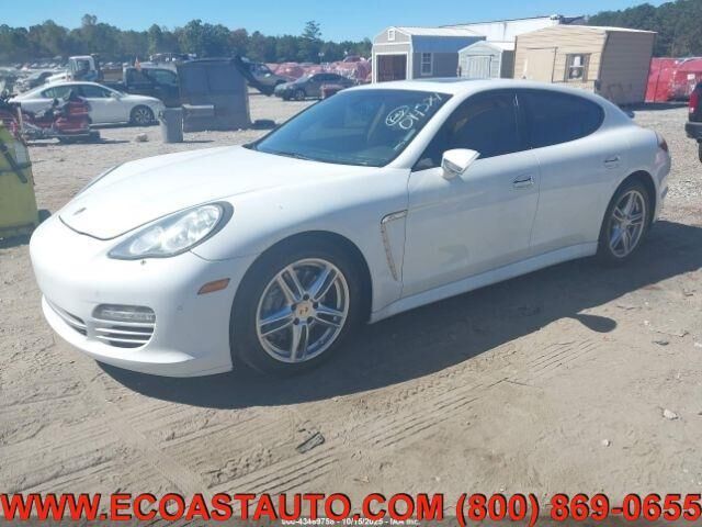 2013 PORSCHE Panamera