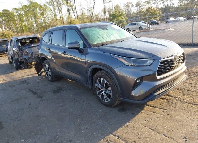 2022 TOYOTA Highlander