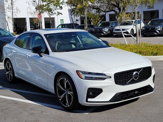 2024 VOLVO S60