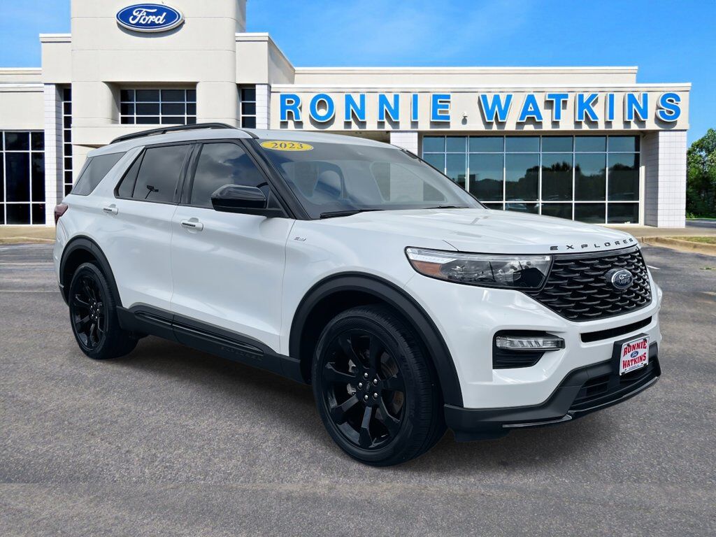 2023 FORD Explorer