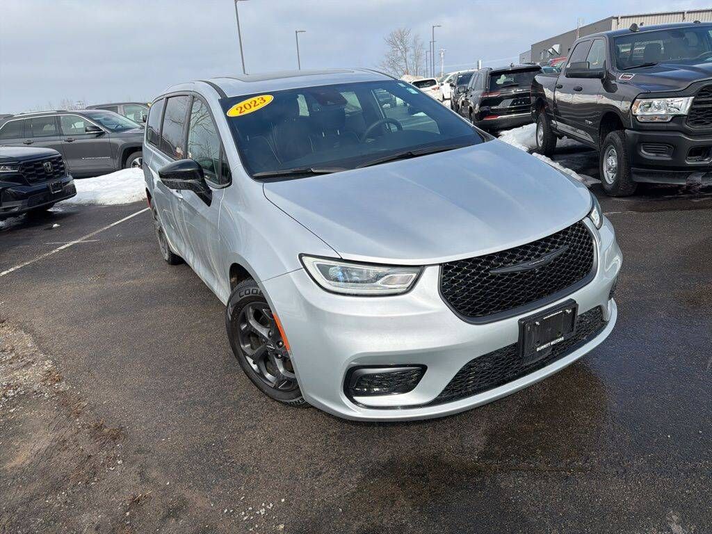 2023 CHRYSLER Pacifica