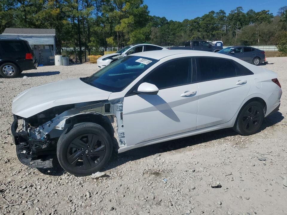 2022 HYUNDAI Elantra