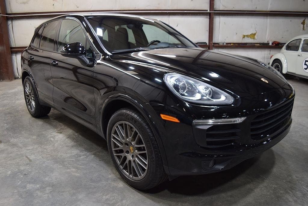 2017 PORSCHE Cayenne