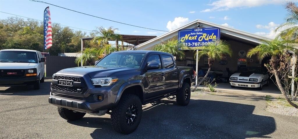 2017 TOYOTA Tacoma
