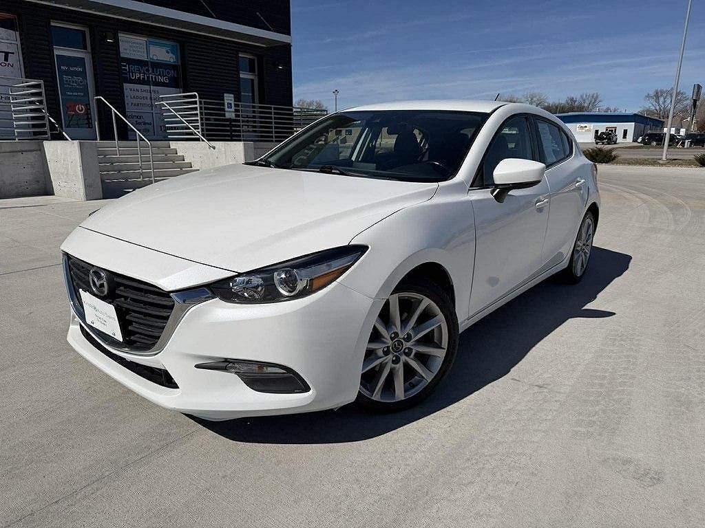2017 MAZDA Mazda3