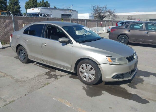 2013 VOLKSWAGEN Jetta