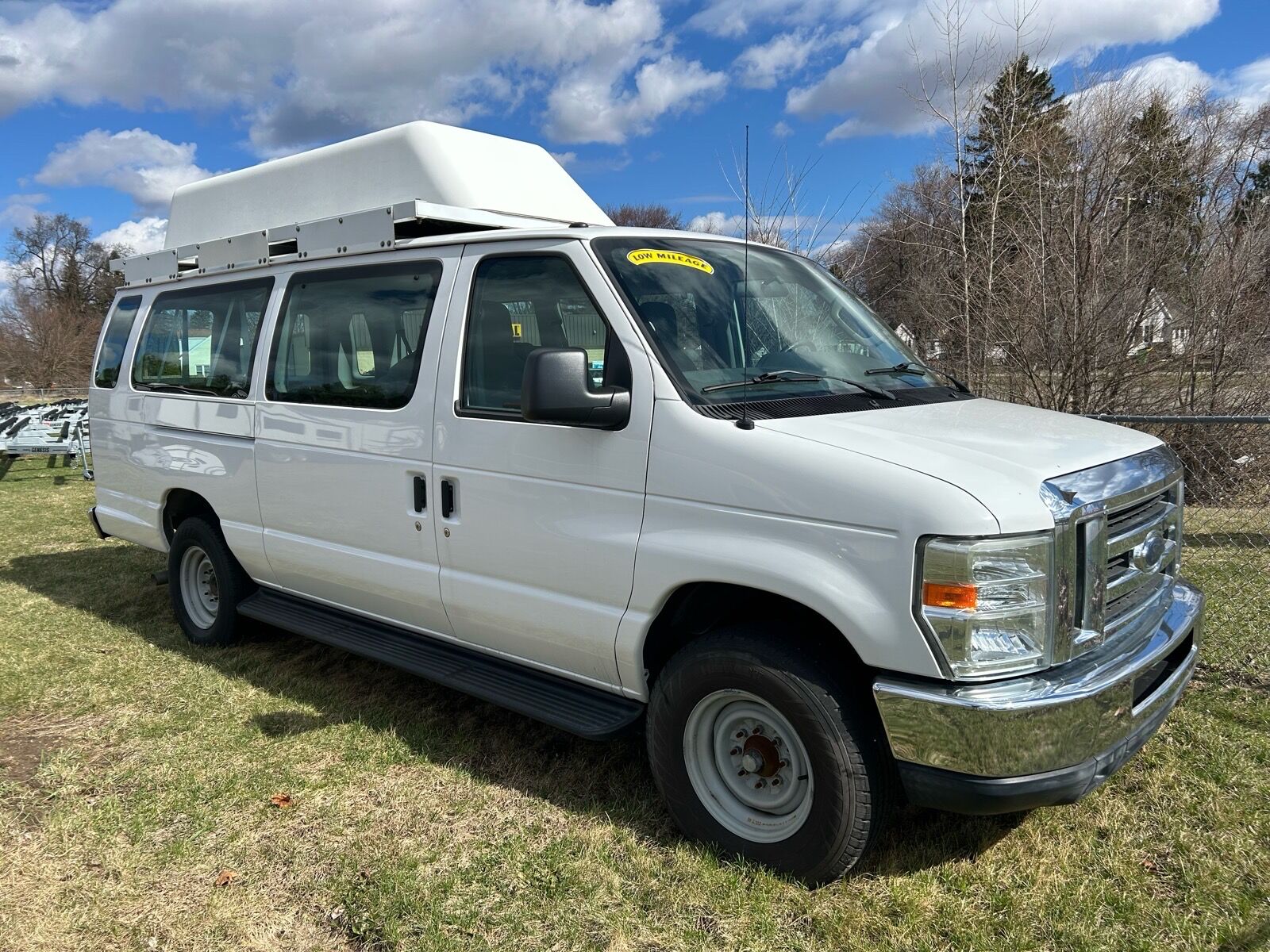2011 FORD E-350