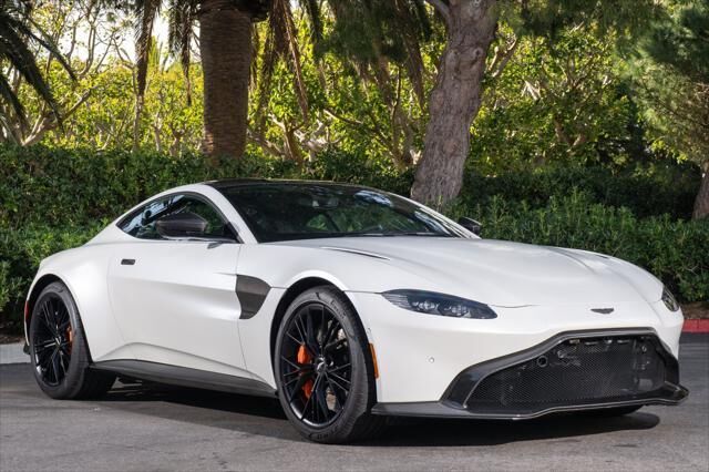 2021 ASTON MARTIN Vantage
