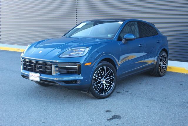 2025 PORSCHE Cayenne