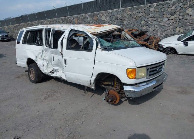 2004 FORD E-350