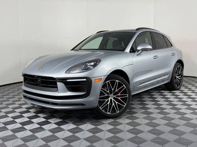 2026 PORSCHE Macan