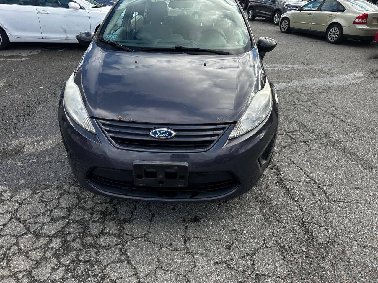 2012 FORD Fiesta