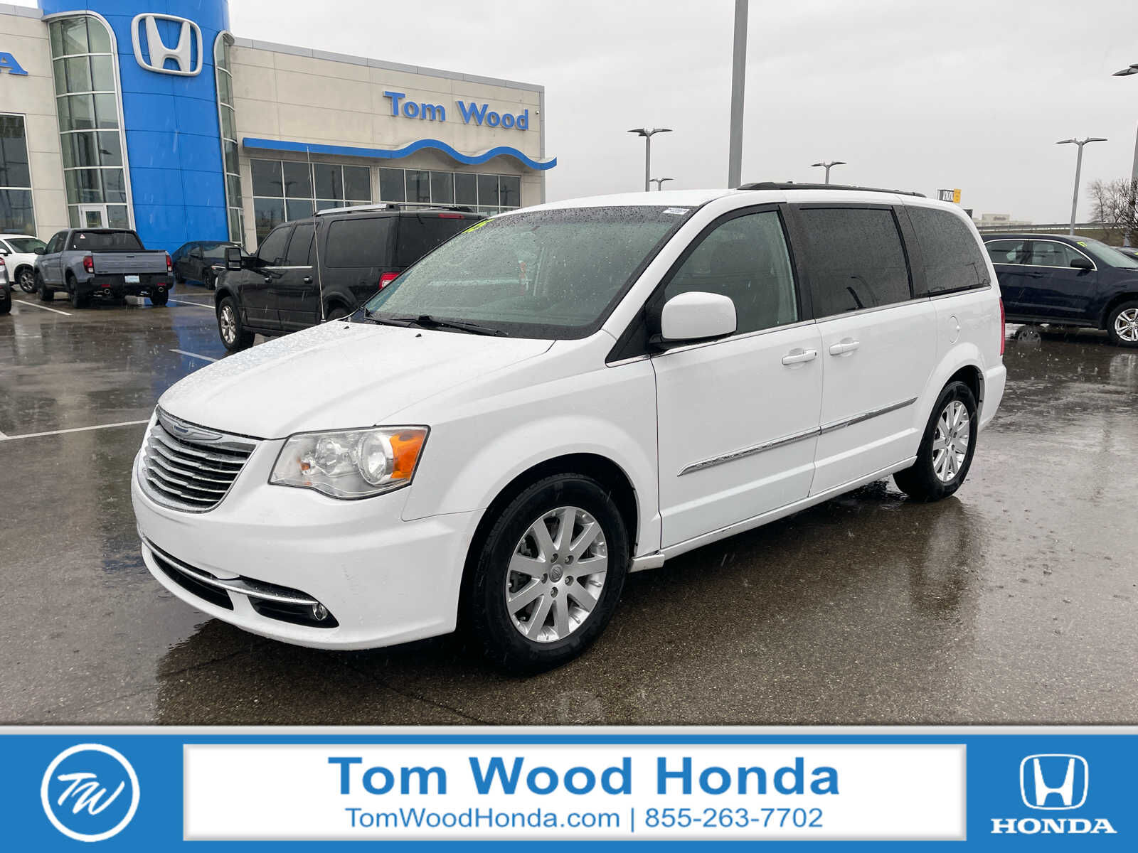 2015 CHRYSLER Town and Country