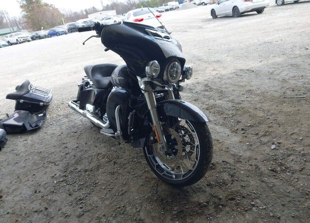 2019 HARLEY DAVIDSON FLHX / Street Glide