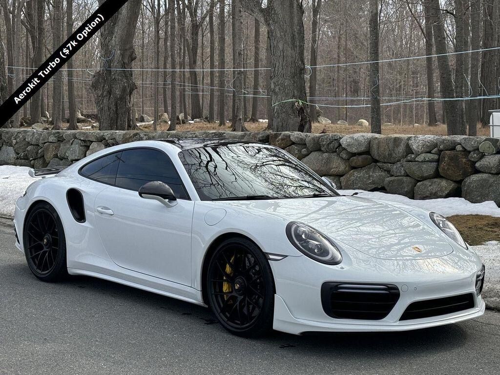 2017 PORSCHE 911