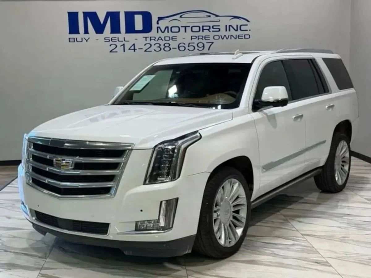 2017 CADILLAC Escalade