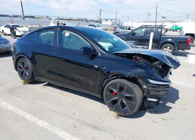 2026 TESLA Model Y