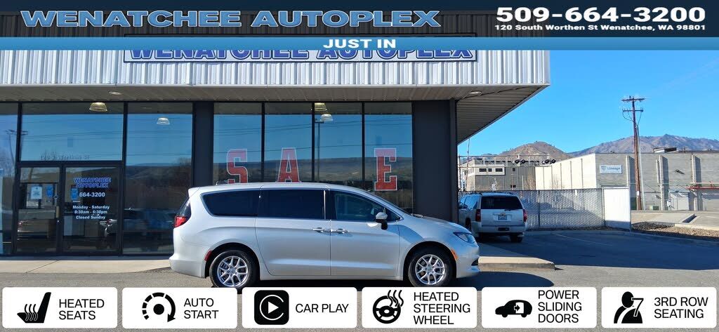 2023 CHRYSLER Voyager