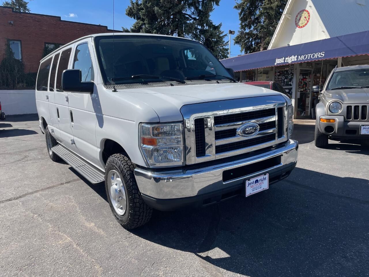 2010 FORD E-350