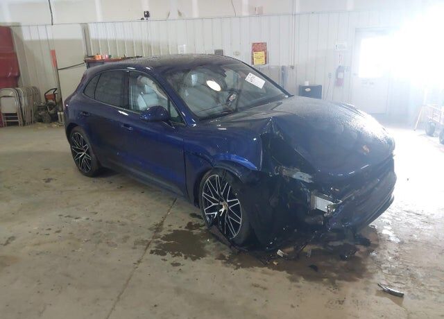 2024 PORSCHE Macan
