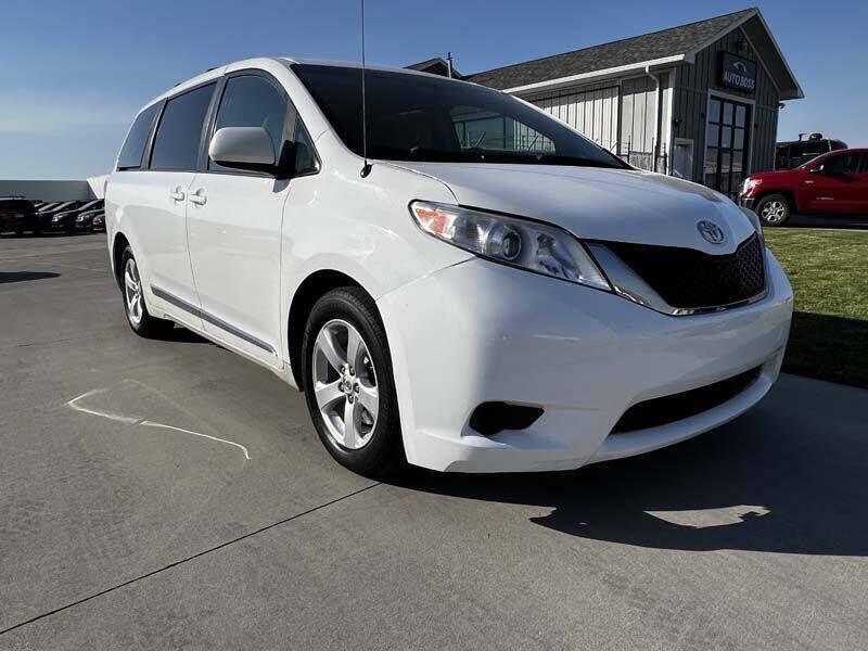 2014 TOYOTA Sienna
