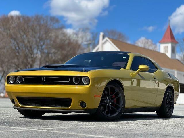 2021 DODGE Challenger