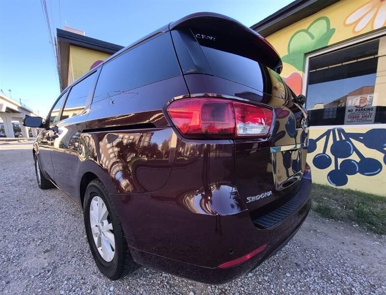 2016 KIA Sedona