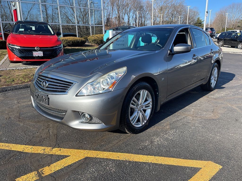 2015 INFINITI Q40