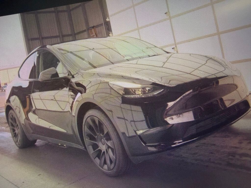 2025 TESLA Model Y