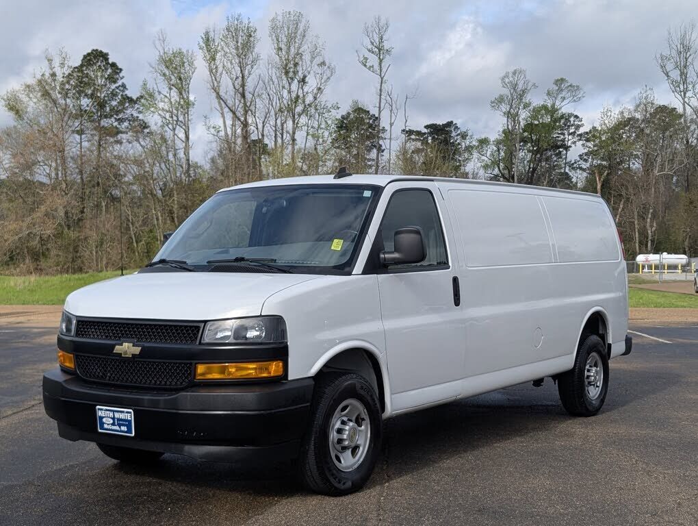 2023 CHEVROLET Express