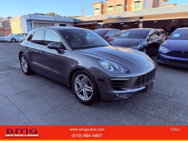 2017 PORSCHE Macan