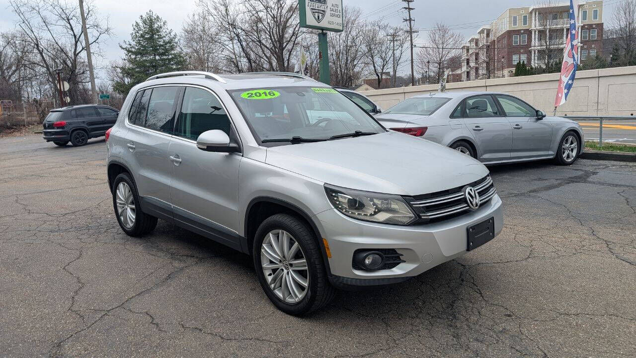 2016 VOLKSWAGEN Tiguan