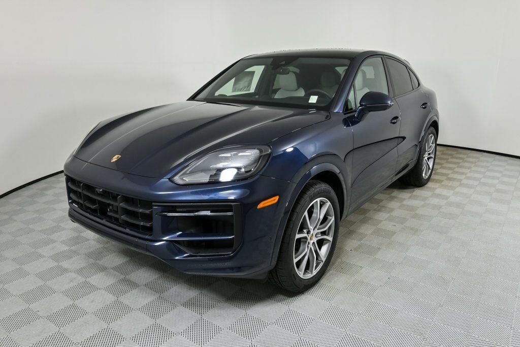 2025 PORSCHE Cayenne