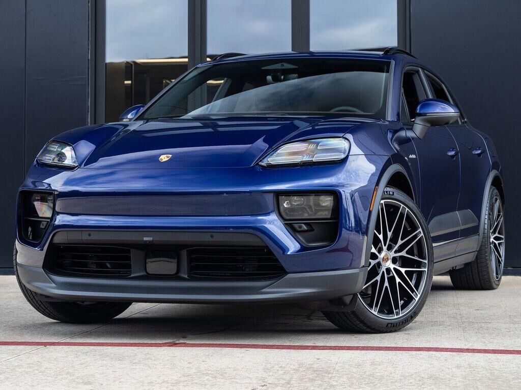 2026 PORSCHE Macan