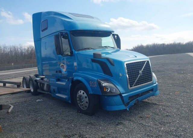 2013 VOLVO TRUCK VNL