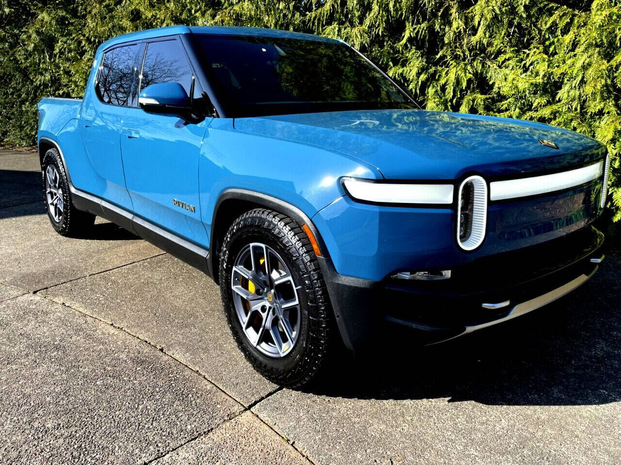 2022 RIVIAN R1T